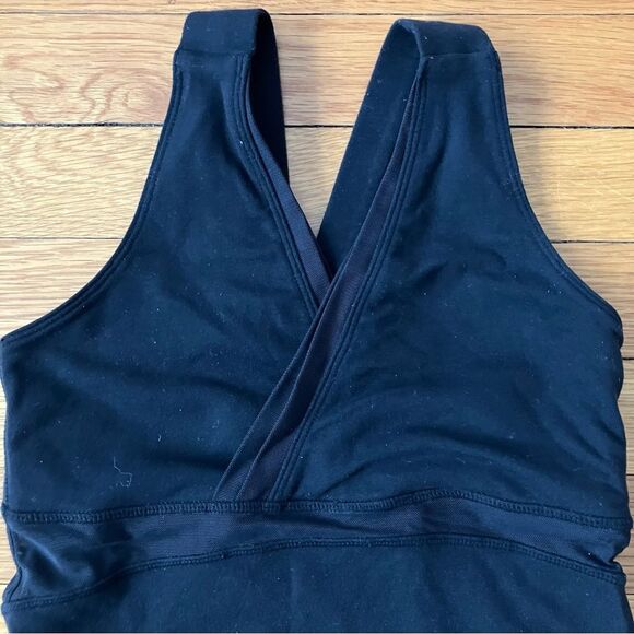 Lululemon Black Mesh Crossover Built-In Sports Bra Workout Tank 4 Gym Fitness - Picture 2 of 10